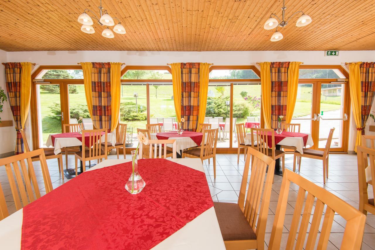 Hotel Gasthof Wiesenhofer Miesenbach  Exterior foto
